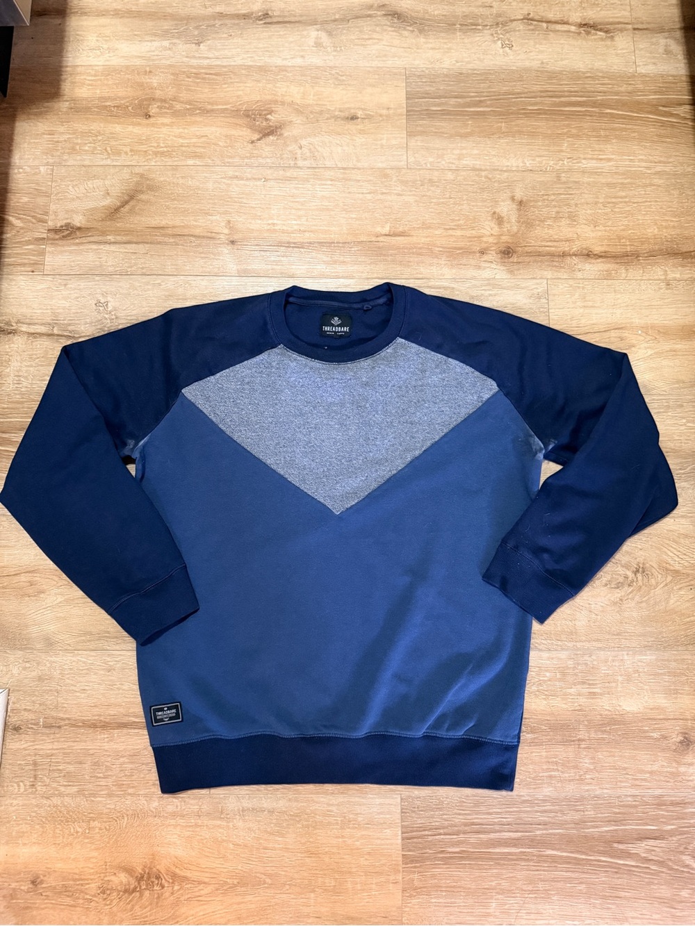 Men’s Navy Colorblock Crewneck Sweatshirt with Heathered Chevron